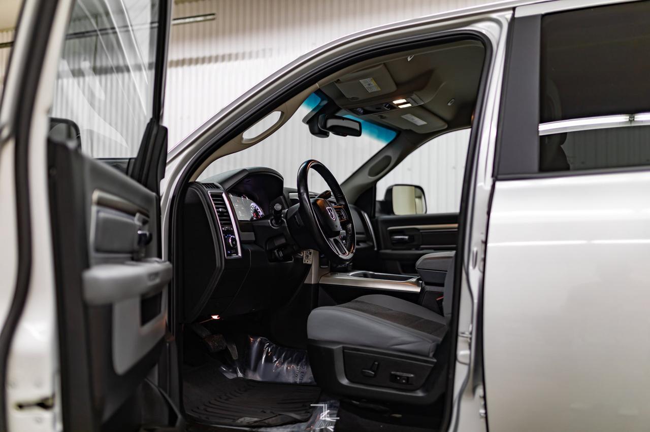 2018 Ram 3500 4x4 Crew Cab SLT Dually Diesel BCam Red Deer AB