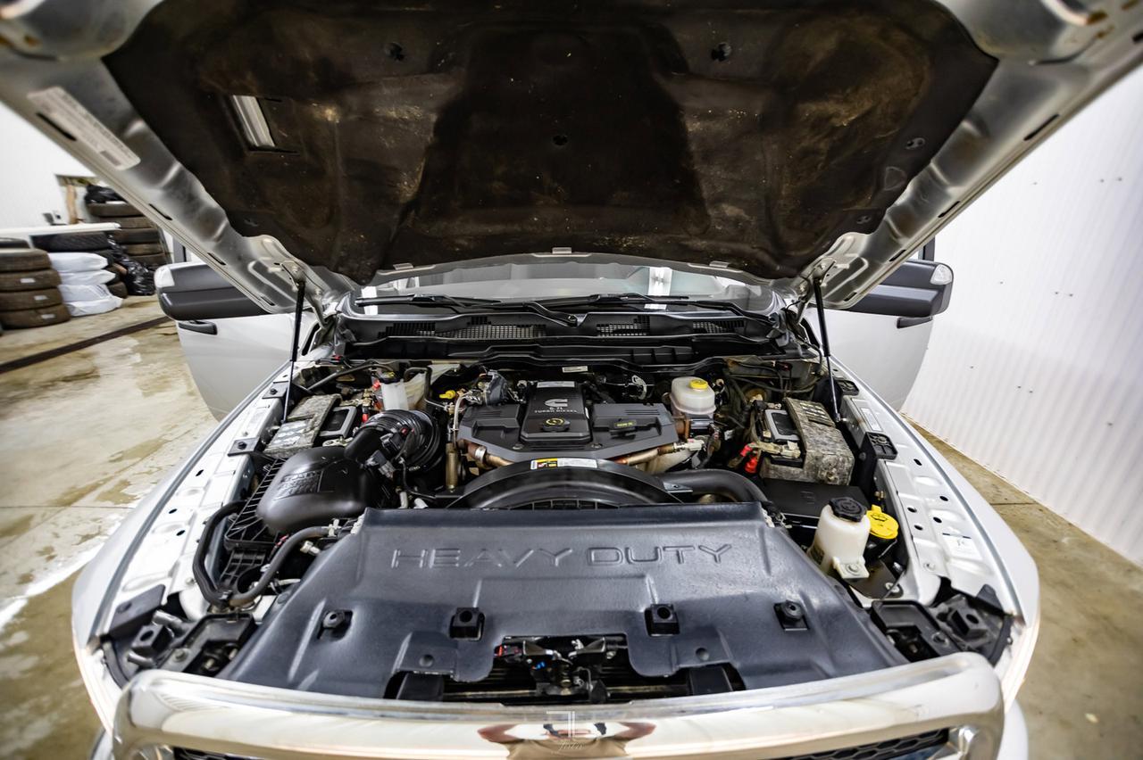 2018 Ram 3500 4x4 Crew Cab SLT Dually Diesel BCam Red Deer AB