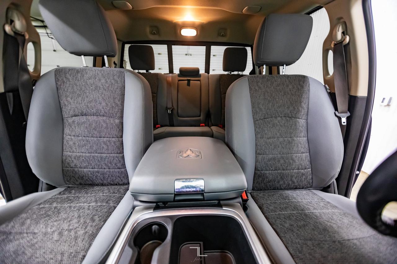 2018 Ram 3500 4x4 Crew Cab SLT Dually Diesel BCam Red Deer AB