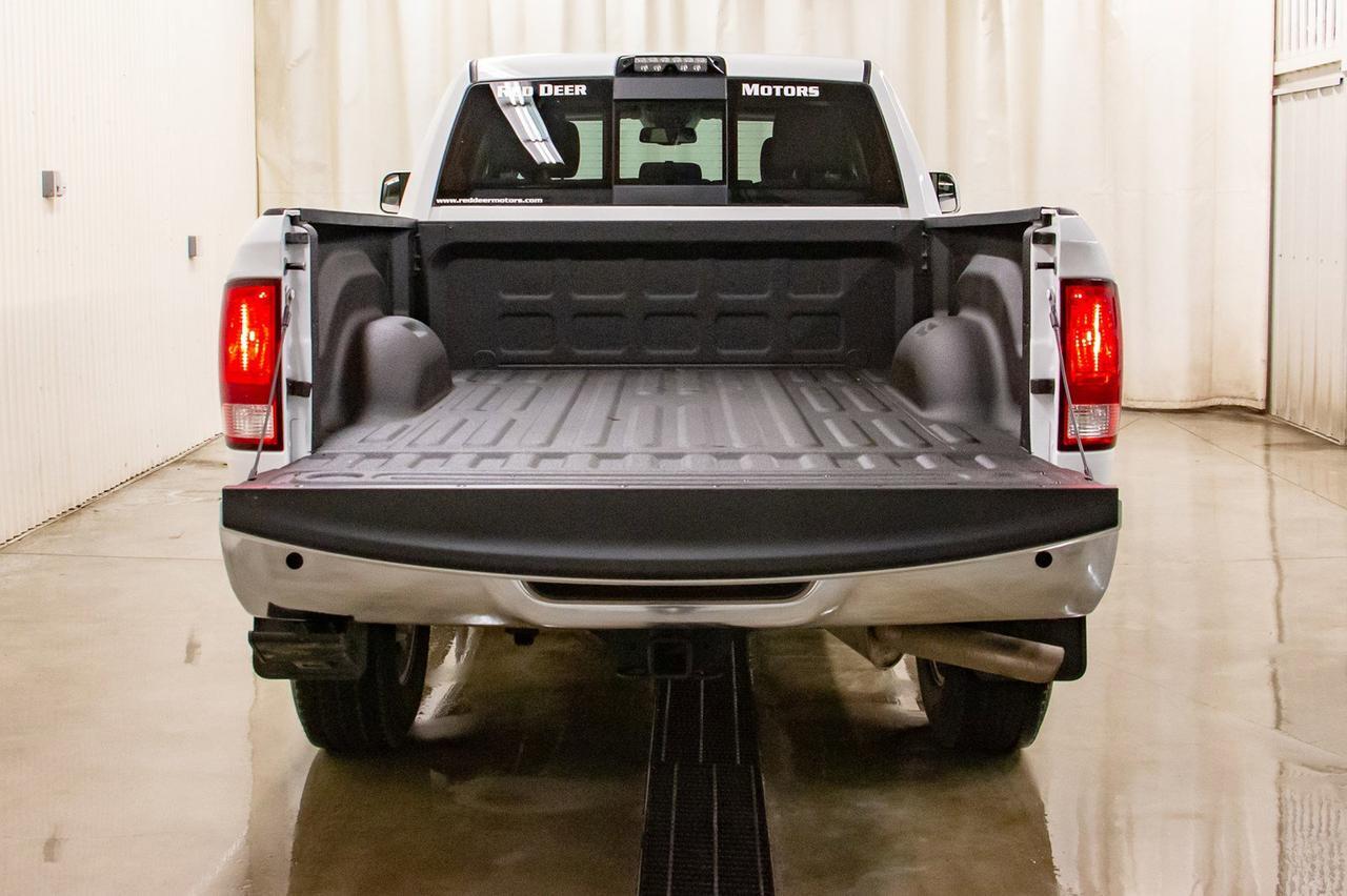 2018 Ram 3500 4x4 Crew Cab SLT Nav BCam Red Deer AB