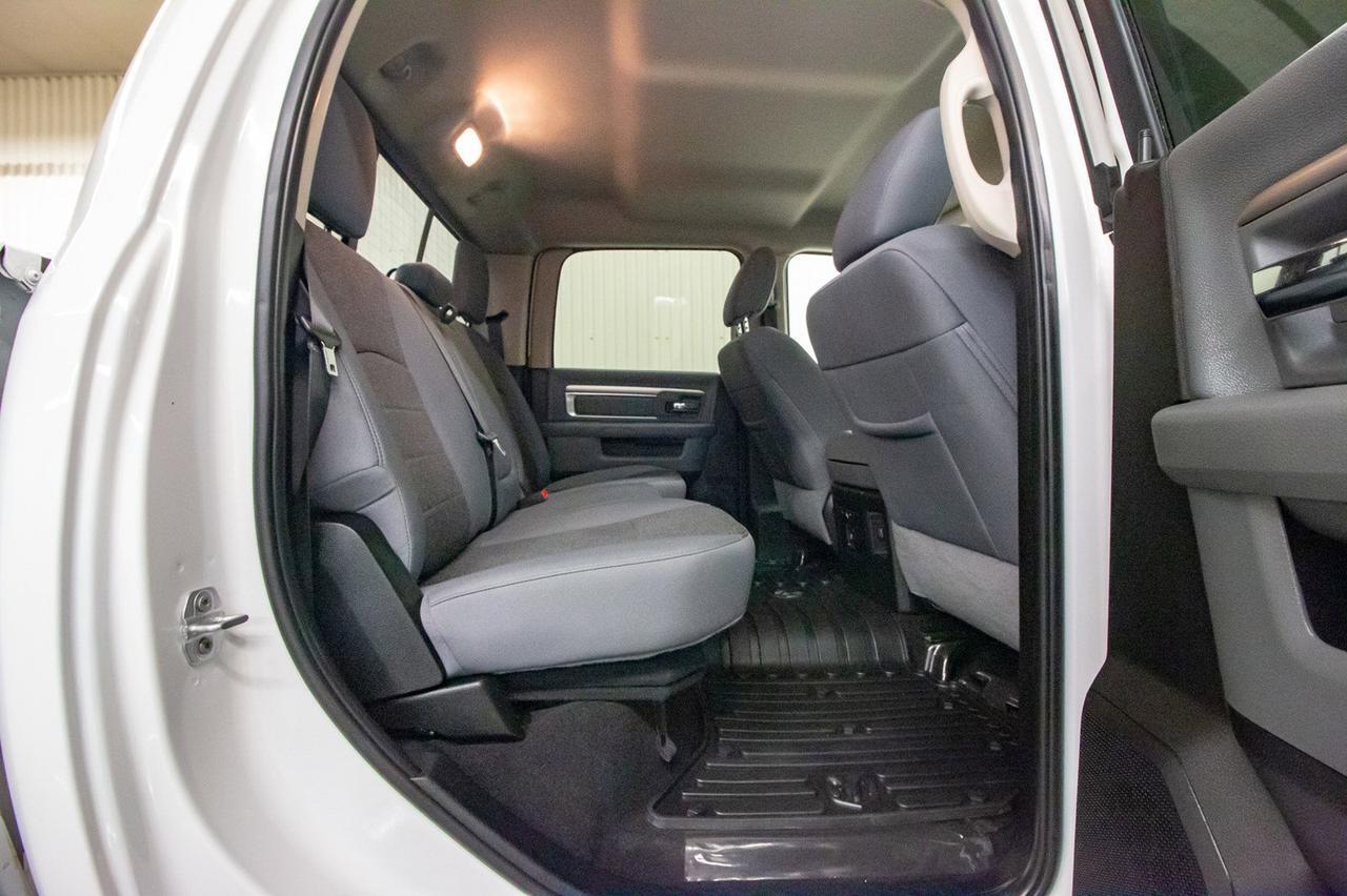 2018 Ram 3500 4x4 Crew Cab SLT Nav BCam Red Deer AB