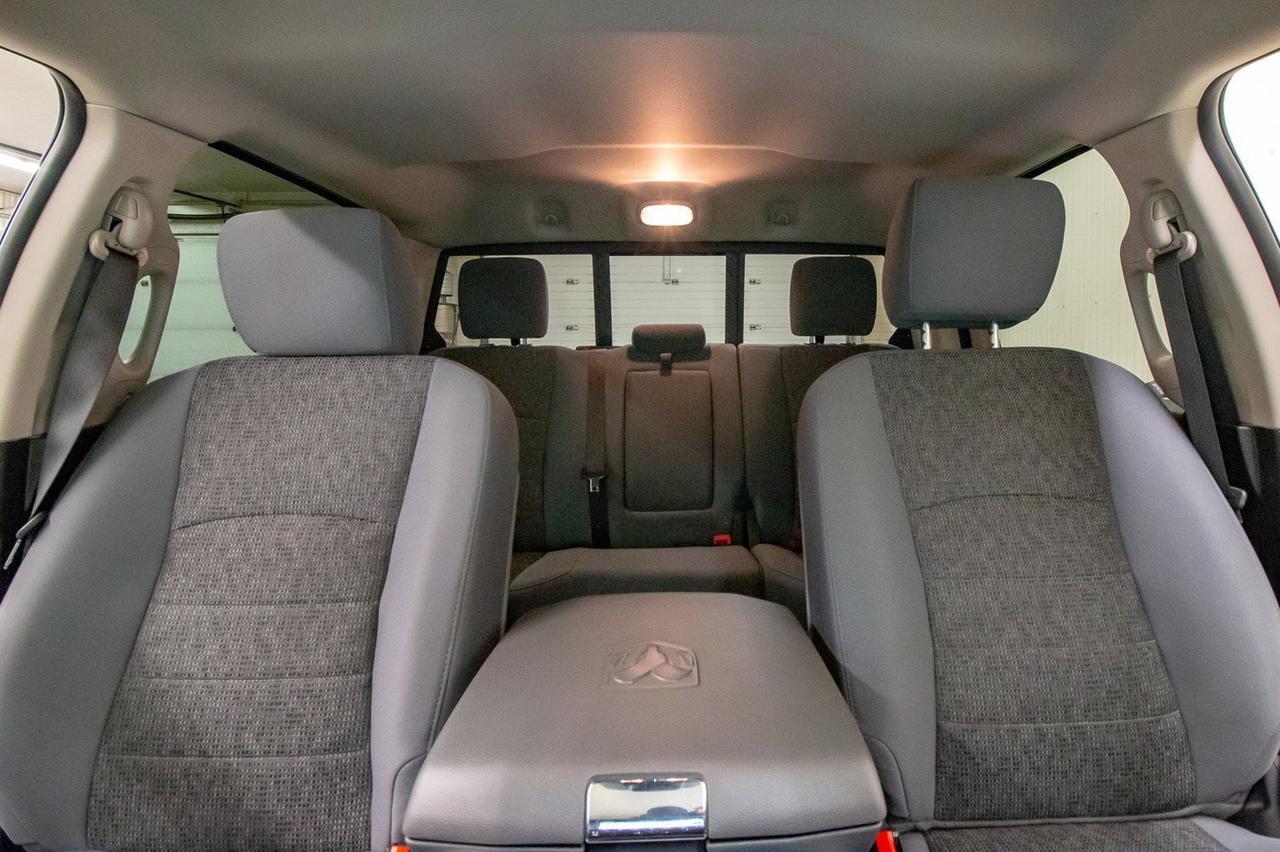 2018 Ram 3500 4x4 Crew Cab SLT Nav BCam Red Deer AB