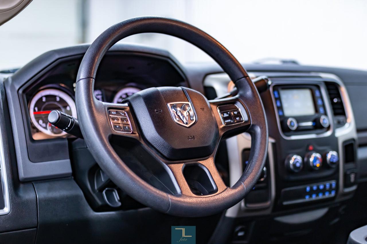 2018 Ram 3500 4x4 Reg Cab SLT Diesel BCam Red Deer AB