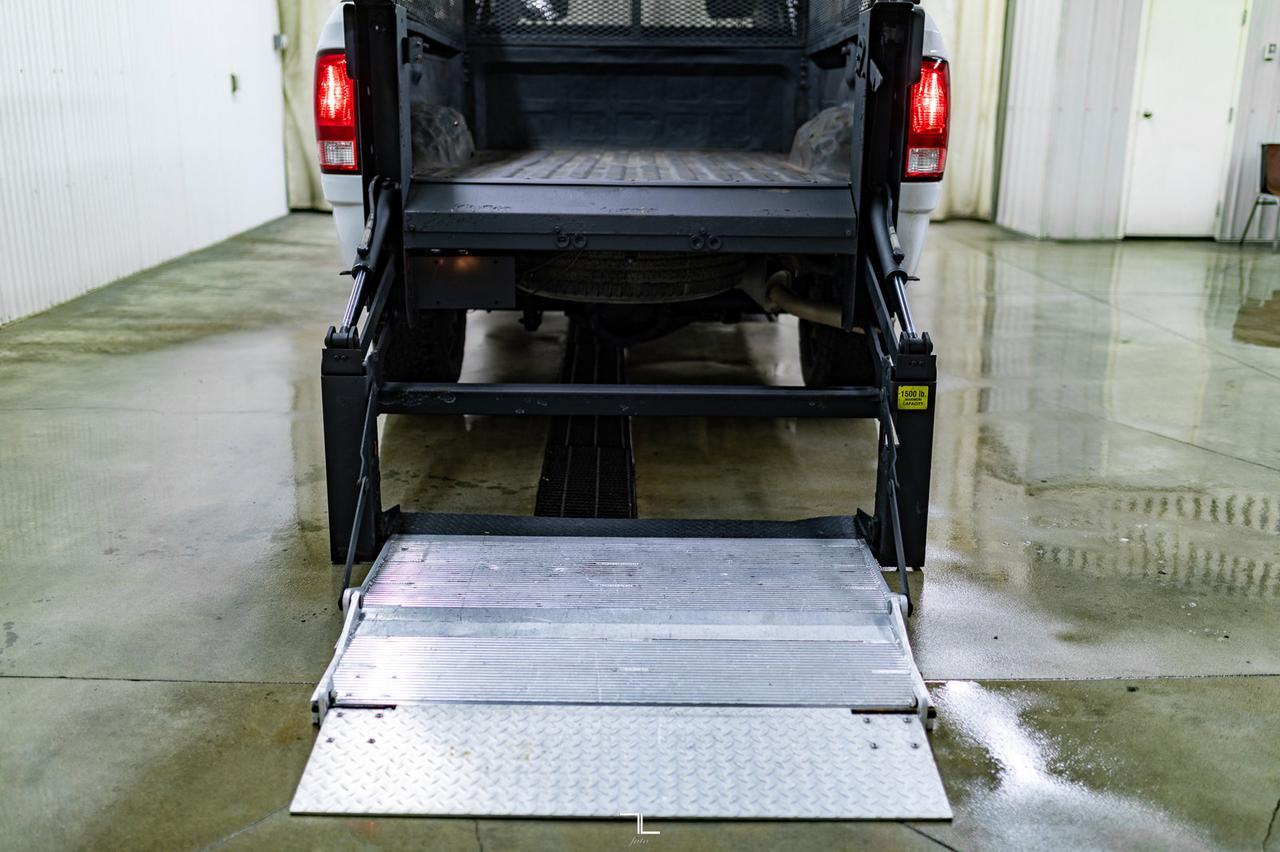 2018 Ram 3500 4x4 Reg Cab SXT Longbox HEMI Tommy Gate Red Deer AB