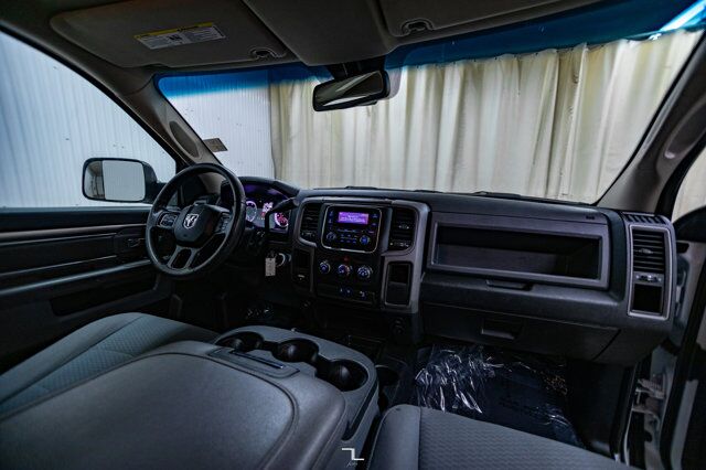 2018 Ram 3500 4x4 Reg Cab SXT Longbox HEMI Tommy Gate Red Deer AB