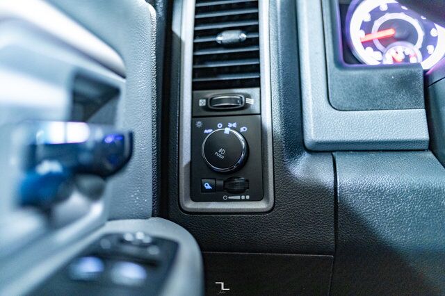 2018 Ram 3500 4x4 Reg Cab SXT Longbox HEMI Tommy Gate Red Deer AB