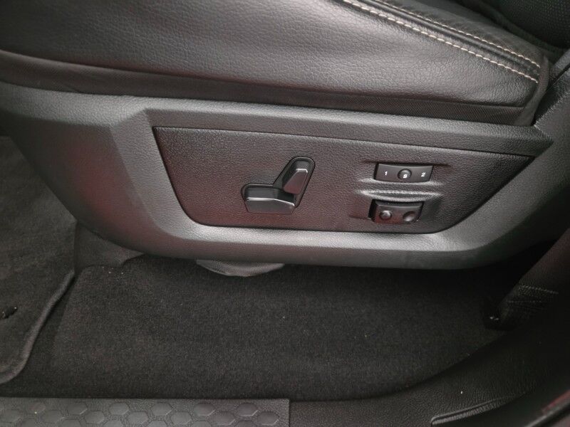 2018 Ram 3500 Laramie 4WD Dually 6.7L Diesel GPS Camera New Tires FREE WARRANTY Arlington TX