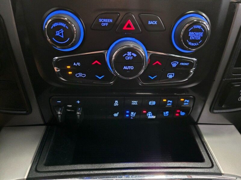 2018 Ram 3500 Laramie 4WD Sport Mega Cab Dually 6.7L Diesel GPS Camera FREE WARRANTY Arlington TX