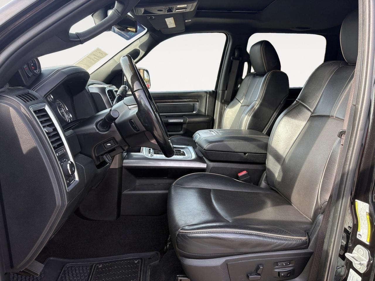 2018 Ram 3500 Limited, 5TH WHEEL/GOOSENECK TOW PACKAGE, TUBULAR SIDE STEPS, RAMBOX CARGO, SUNROOF, BACKUP CAMERA, PARKING SENSORS, APPLE CARPLAY/ANDROID AUTO, HEATED & VENTILATED SEATS, LOW MILES, HARD WORK PAYS OFF IN THIS TRUCK!