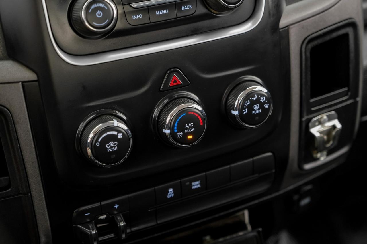 2018 Ram 3500 TRADESMAN CREW CAB 4WD 5.7L HEMI AUTOMATIC VINYL SEATS BLUETOOTH Carrollton TX