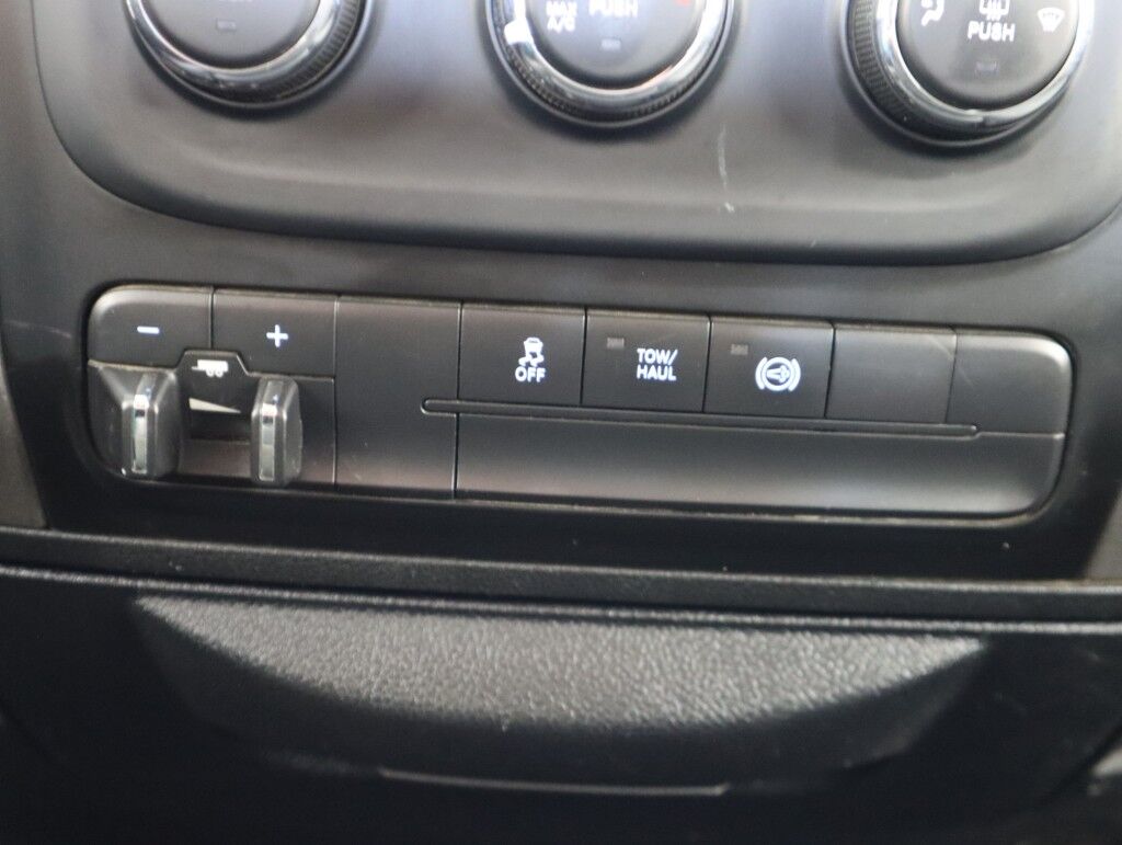 2018 Ram 3500 Tradesman 4x4 Crew Cab 8&apos; Box Maumee OH