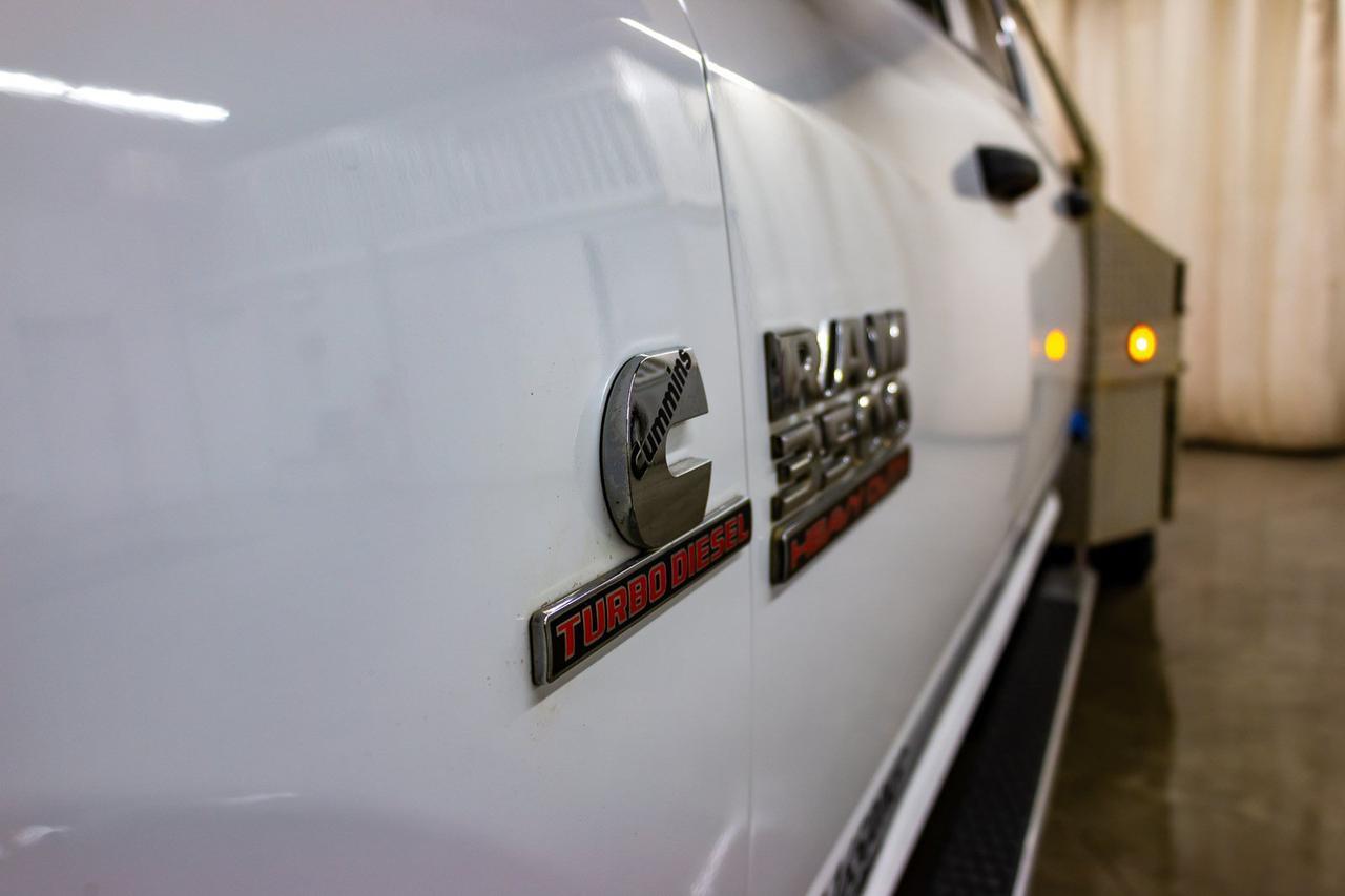 2018 Ram 3500HD 4x4 Crew Cab ST Deck Diesel AISIN Red Deer AB