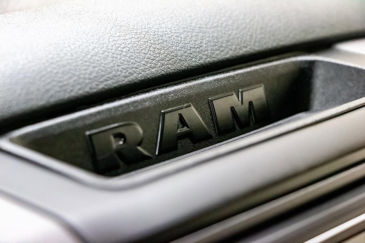 2018 Ram 3500HD 4x4 Crew Cab ST Deck Diesel AISIN Red Deer AB