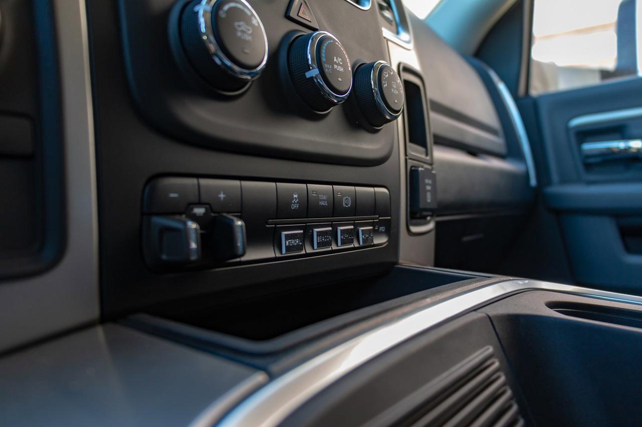 2018 Ram 5500 4x4 Crew Cab SLT Mechanic Box Diesel Aisin Red Deer AB