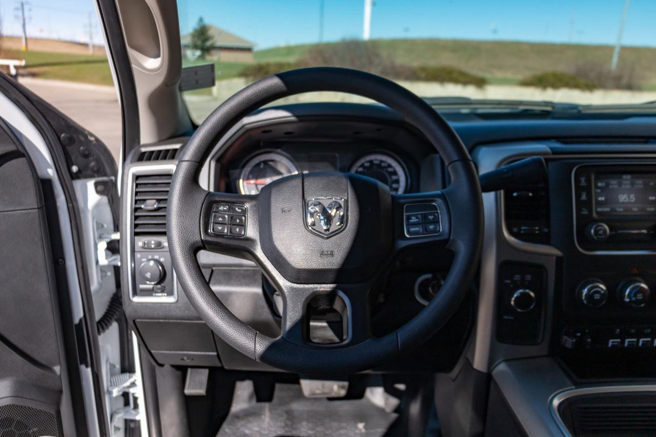 2018 Ram 5500 4x4 Crew Cab SLT Mechanic Box Diesel Aisin Red Deer AB