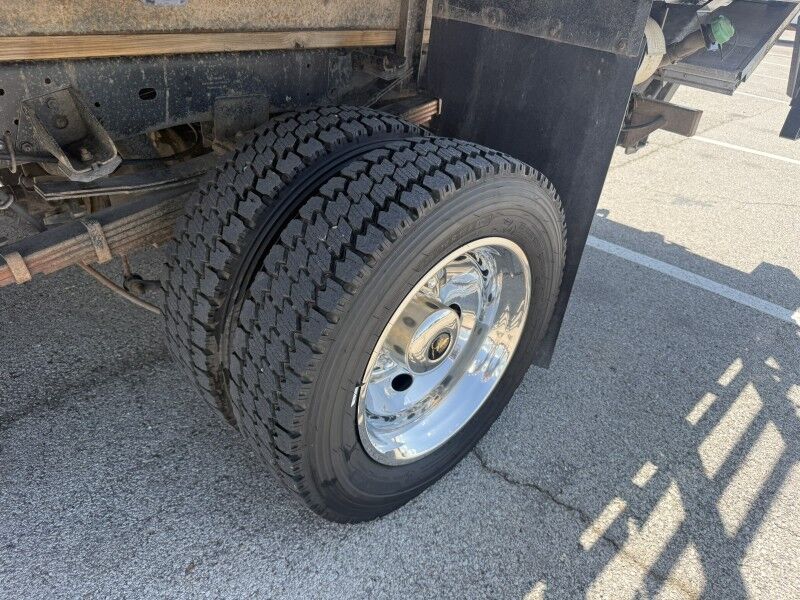 2018 Ram 5500 4x4 Diesel Stake Flatbed w/ Lift Tradesman Collinsville OK