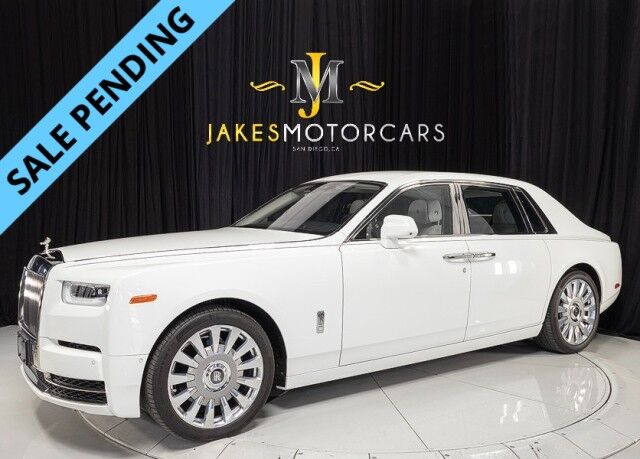 2018 Rolls-Royce Phantom ($516,875 MSRP) *IMMERSIVE SEATING* *REAR THEATRE* *STARLIGHT HEADLINER* *REAR COOLBOX* *WHITE ON WHITE*
