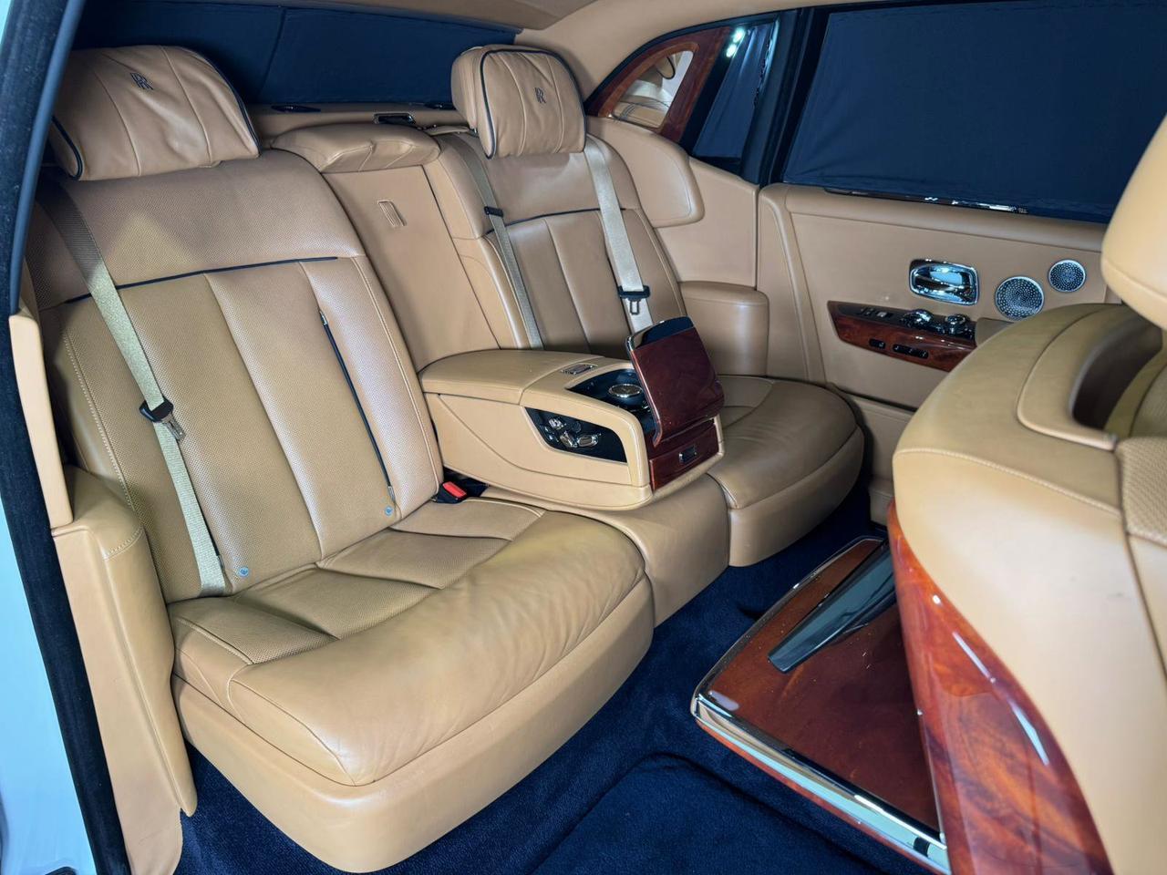 2018 Rolls-Royce Phantom Extended Wheelbase Bespoke audio, Bespoke Gallery, shooting star headliner AND MUCH MORE!!! Fort Lauderdale FL
