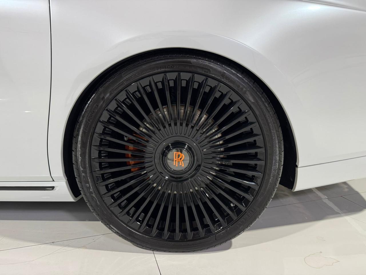 2018 Rolls-Royce Phantom Extended Wheelbase Bespoke audio, Bespoke Gallery, shooting star headliner AND MUCH MORE!!! Fort Lauderdale FL