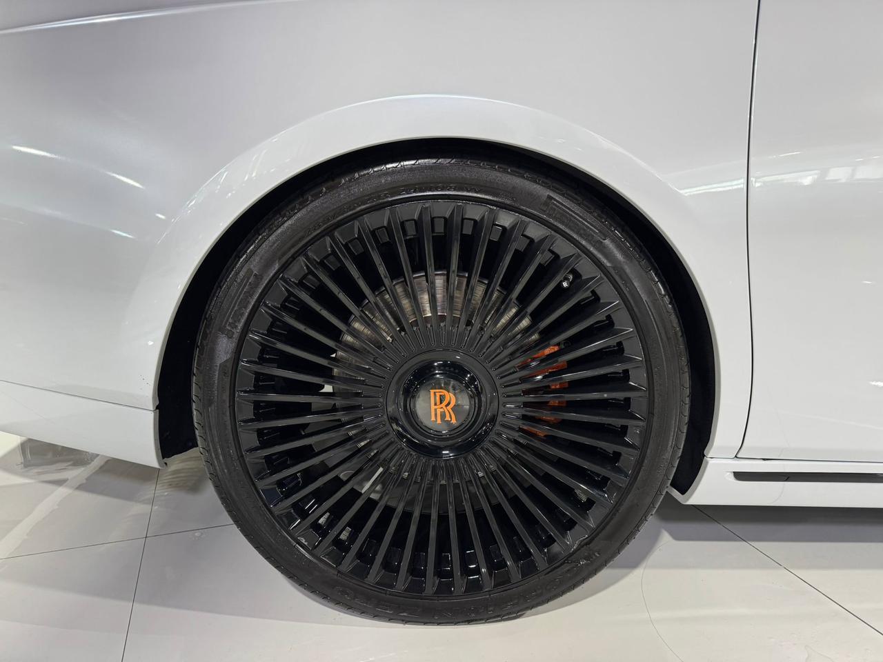 2018 Rolls-Royce Phantom Extended Wheelbase Bespoke audio, Bespoke Gallery, shooting star headliner AND MUCH MORE!!! Fort Lauderdale FL