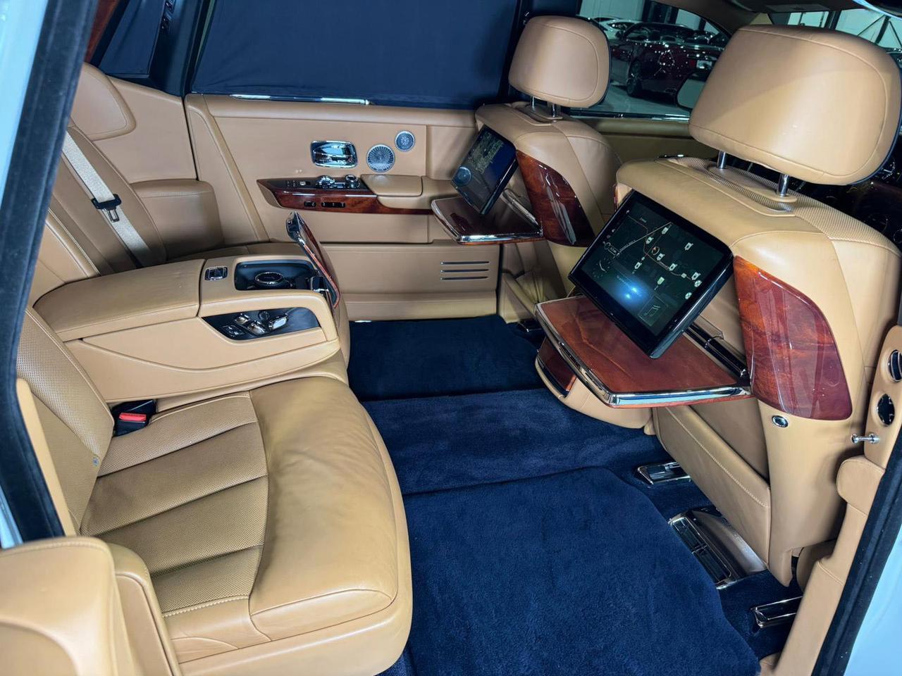 2018 Rolls-Royce Phantom Extended Wheelbase Bespoke audio, Bespoke Gallery, shooting star headliner AND MUCH MORE!!! Fort Lauderdale FL
