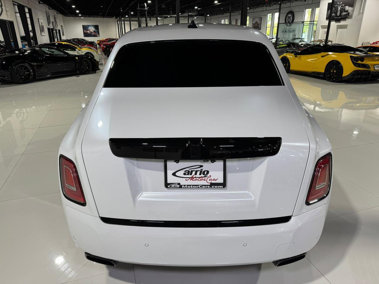2018 Rolls-Royce Phantom Extended Wheelbase Bespoke audio, Bespoke Gallery, shooting star headliner AND MUCH MORE!!! Fort Lauderdale FL