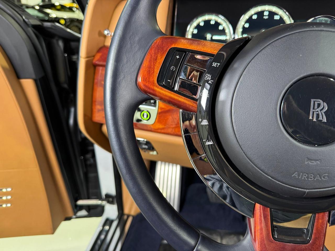2018 Rolls-Royce Phantom Extended Wheelbase Bespoke audio, Bespoke Gallery, shooting star headliner AND MUCH MORE!!! Fort Lauderdale FL