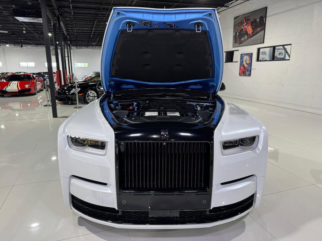 2018 Rolls-Royce Phantom Extended Wheelbase Bespoke audio, Bespoke Gallery, shooting star headliner AND MUCH MORE!!! Fort Lauderdale FL