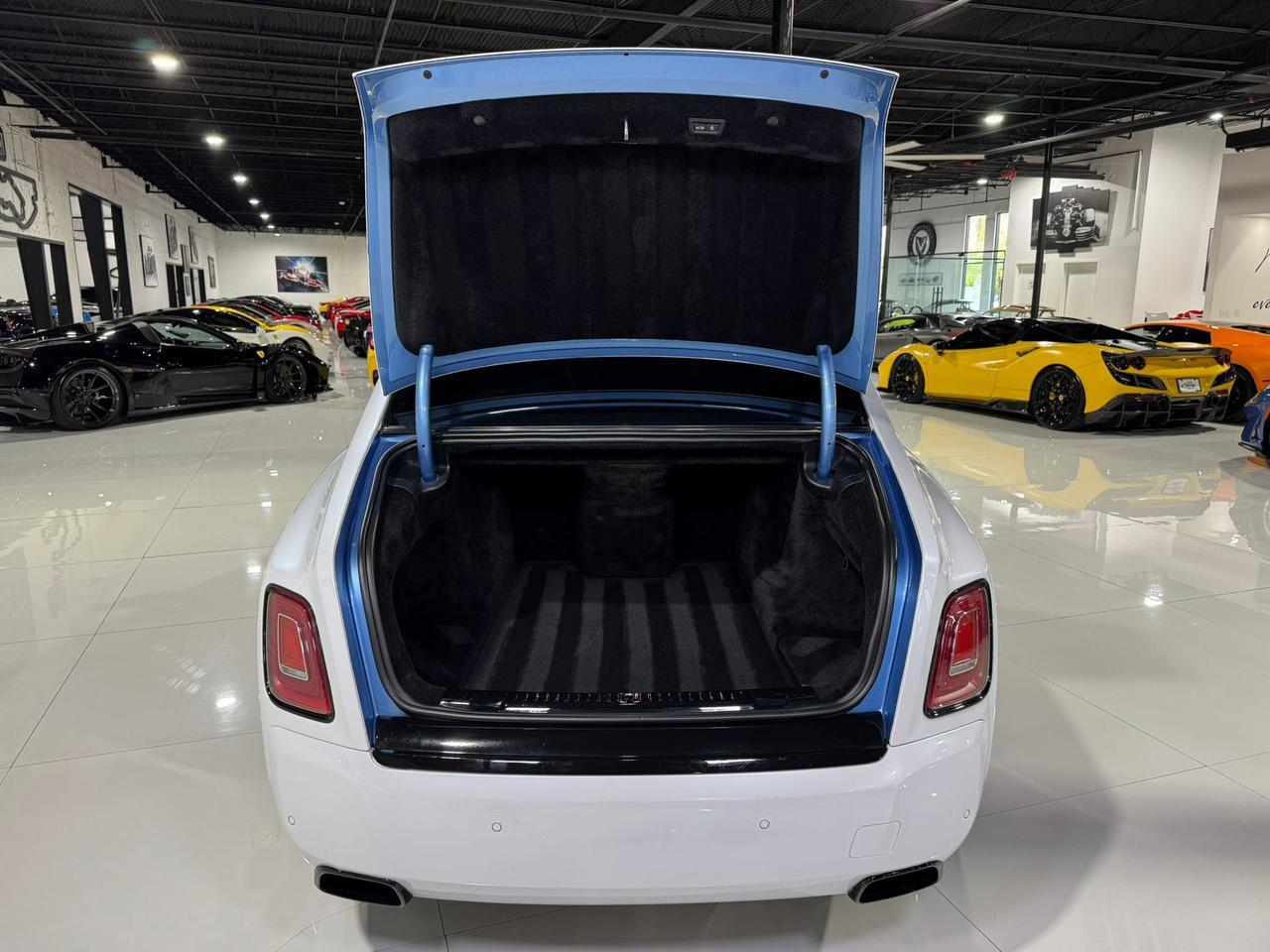 2018 Rolls-Royce Phantom Extended Wheelbase Bespoke audio, Bespoke Gallery, shooting star headliner AND MUCH MORE!!! Fort Lauderdale FL