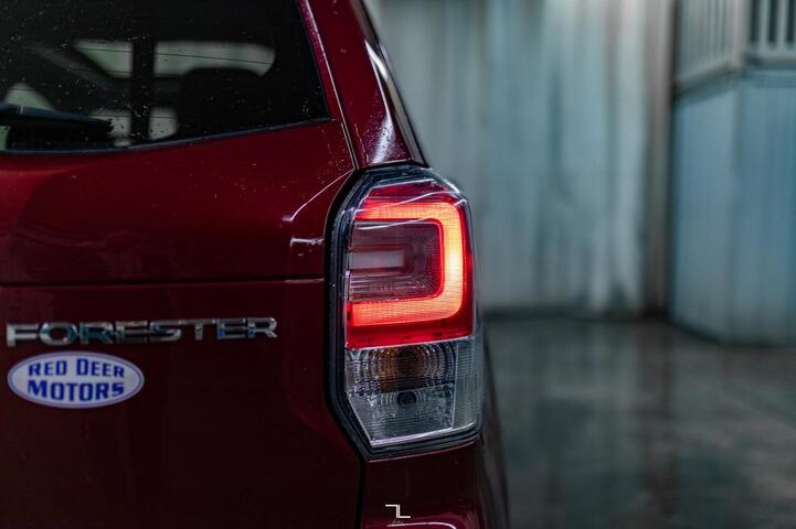 2018 Subaru Forester AWD Limited Leather Roof Nav BCam Red Deer AB 2018 Subaru Forester AWD Limited Leather Roof Nav BCam Red Deer AB