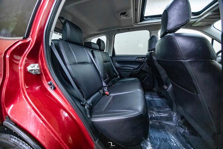 2018 Subaru Forester AWD Limited Leather Roof Nav BCam Red Deer AB 2018 Subaru Forester AWD Limited Leather Roof Nav BCam Red Deer AB