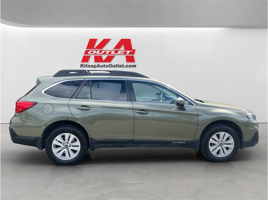 2018 Subaru Outback 2.5i Premium Wagon 4D
