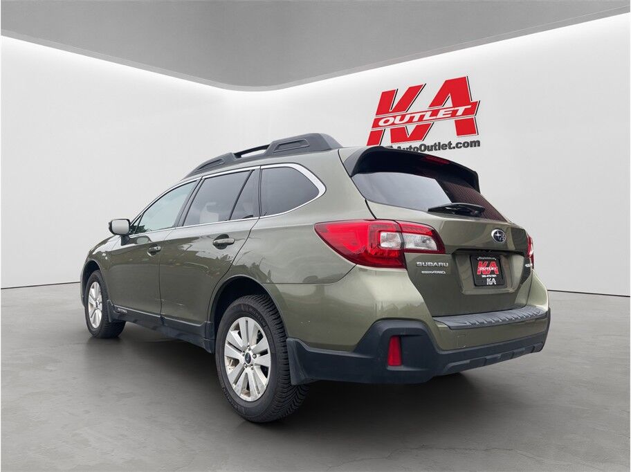 2018 Subaru Outback 2.5i Premium Wagon 4D