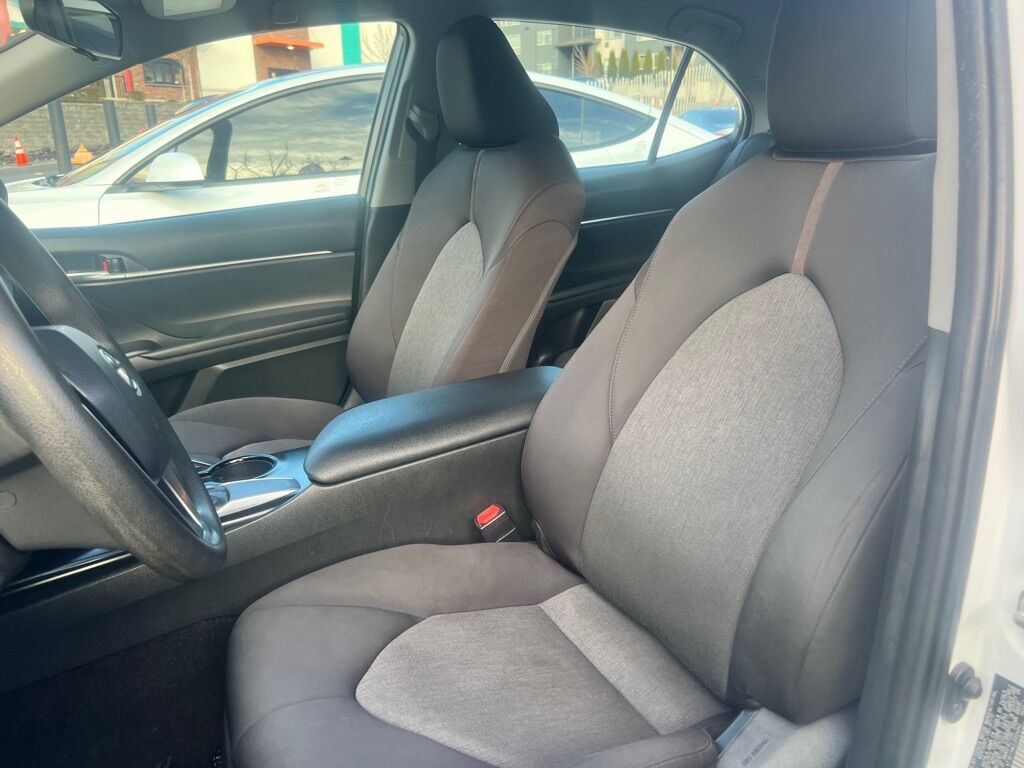 2018 TOYOTA CAMRY L Des Moines WA