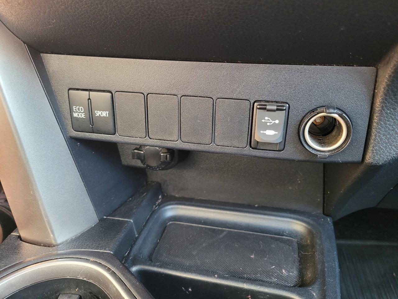 2018 TOYOTA RAV4 XLE Roseville CA