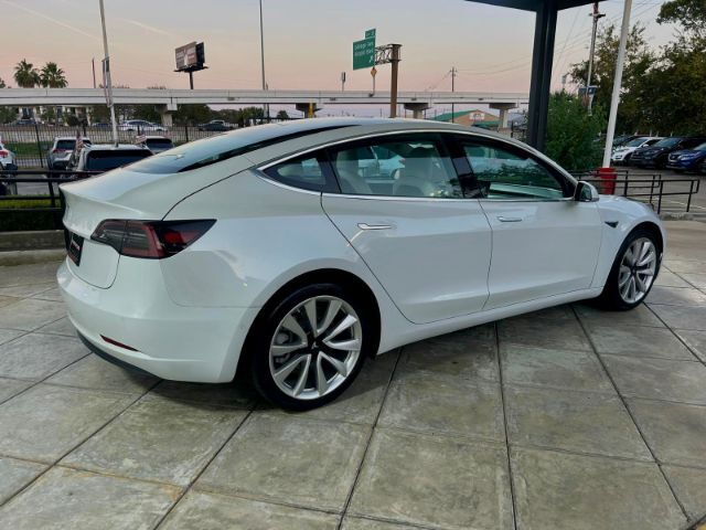 2018 Tesla Model 3 Long Range photo 4