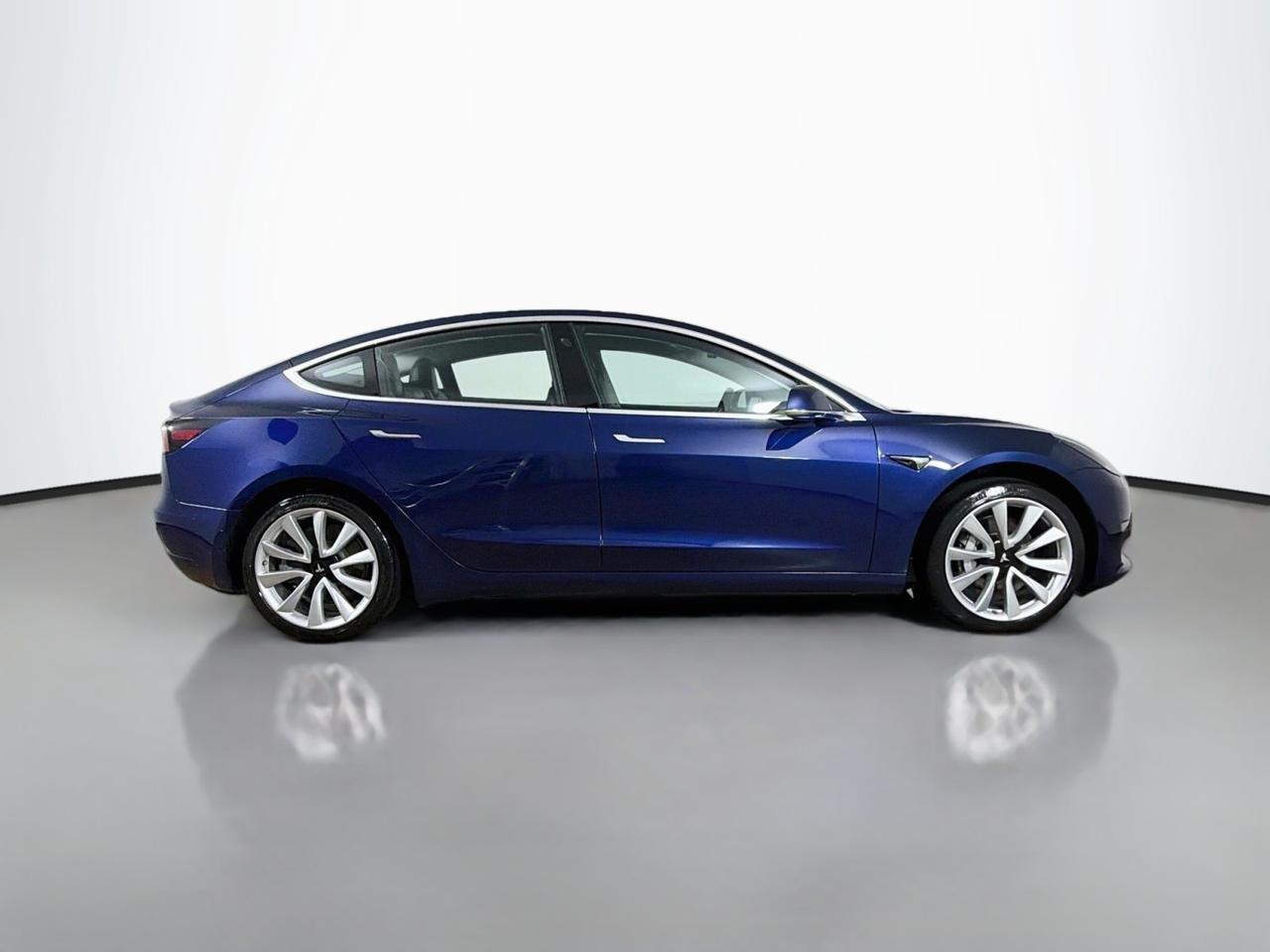 2018 Tesla Model 3 Long Range - Photo 8