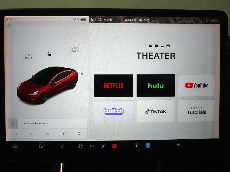 2018 Tesla Model 3 Long Range RWD *FULL SELF-DRIVING ENABLED, AUTOPILOT, NAVIGATION, SAFETY ALERTS, ADAPTIVE CRUISE, BACKUP-CAMERA, PANORAMA GLASS ROOF, HEATED SEATS, BLUETOOTH Round Rock TX
