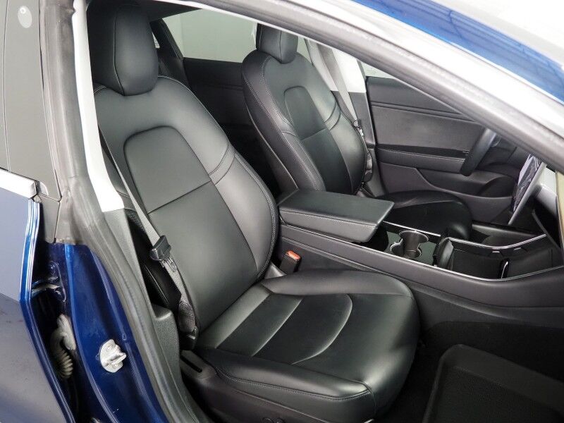 2018 Tesla Model 3 Long Range RWD *NAVIGATION, AUTOPILOT, BLIND SPOT & LANE KEEP ASSIST, COLLISION ALERT w/BRAKING, BACKUP-CAMERA, PANORAMA GLASS ROOF, HEATED SEATS, 19 INCH SPORT WHEELS, BLUETOOTH