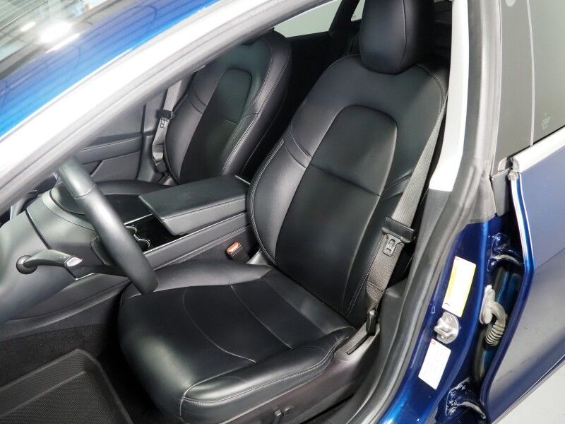 2018 Tesla Model 3 Long Range RWD *NAVIGATION, AUTOPILOT, BLIND SPOT & LANE KEEP ASSIST, COLLISION ALERT w/BRAKING, BACKUP-CAMERA, PANORAMA GLASS ROOF, HEATED SEATS, 19 INCH SPORT WHEELS, BLUETOOTH Round Rock TX