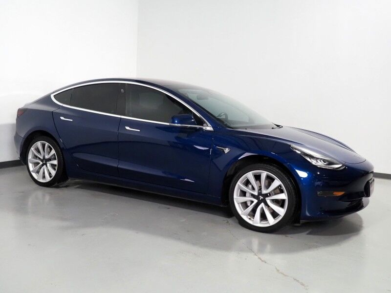 2018 Tesla Model 3 Long Range RWD *NAVIGATION, AUTOPILOT, BLIND SPOT & LANE KEEP ASSIST, COLLISION ALERT w/BRAKING, BACKUP-CAMERA, PANORAMA GLASS ROOF, HEATED SEATS, 19 INCH SPORT WHEELS, BLUETOOTH
