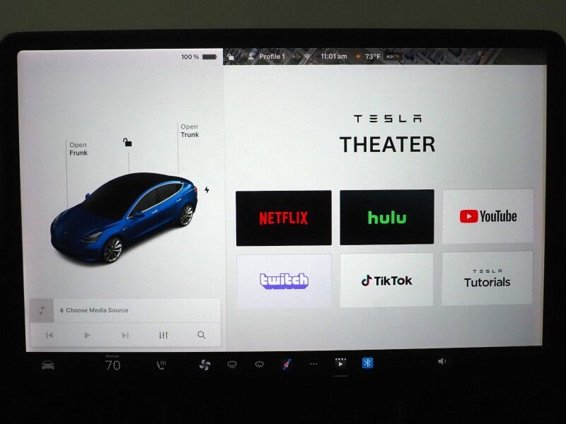 2018 Tesla Model 3 Long Range RWD *NAVIGATION, AUTOPILOT, BLIND SPOT & LANE KEEP ASSIST, COLLISION ALERT w/BRAKING, BACKUP-CAMERA, PANORAMA GLASS ROOF, HEATED SEATS, 19 INCH SPORT WHEELS, BLUETOOTH Round Rock TX