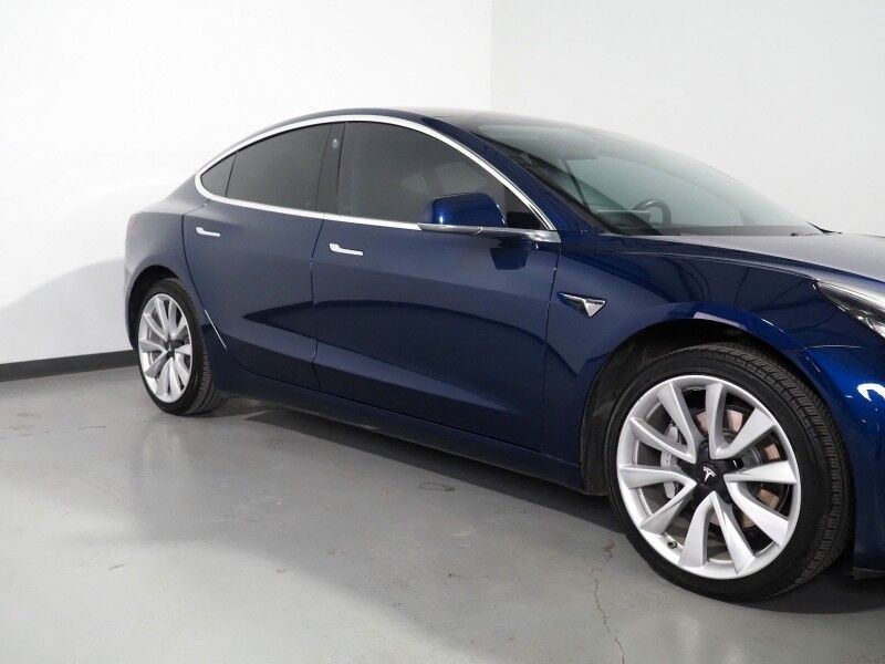 2018 Tesla Model 3 Long Range RWD *NAVIGATION, AUTOPILOT, BLIND SPOT & LANE KEEP ASSIST, COLLISION ALERT w/BRAKING, BACKUP-CAMERA, PANORAMA GLASS ROOF, HEATED SEATS, 19 INCH SPORT WHEELS, BLUETOOTH Round Rock TX