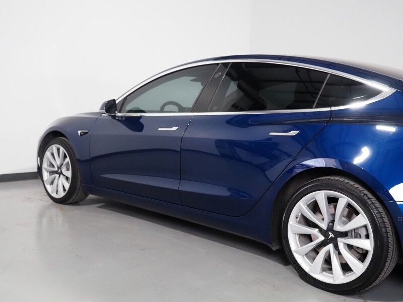 2018 Tesla Model 3 Long Range RWD *NAVIGATION, AUTOPILOT, BLIND SPOT & LANE KEEP ASSIST, COLLISION ALERT w/BRAKING, BACKUP-CAMERA, PANORAMA GLASS ROOF, HEATED SEATS, 19 INCH SPORT WHEELS, BLUETOOTH Round Rock TX