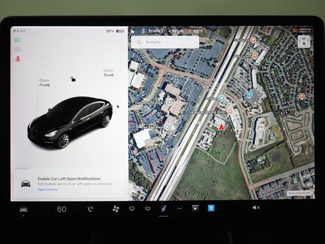 2018 Tesla Model 3 Long Range RWD *NAVIGATION, BLIND SPOT & LANE KEEP ASSIST, COLLISION ALERT w/BRAKING, BACKUP-CAMERA, PANORAMA GLASS ROOF, HEATED SEATS, 19 INCH SPORT WHEELS, BLUETOOTH Round Rock TX