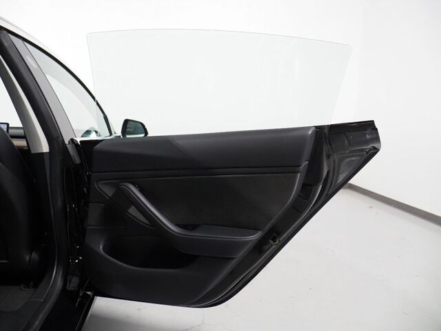 2018 Tesla Model 3 Long Range RWD *NAVIGATION, BLIND SPOT & LANE KEEP ASSIST, COLLISION ALERT w/BRAKING, BACKUP-CAMERA, PANORAMA GLASS ROOF, HEATED SEATS, 19 INCH SPORT WHEELS, BLUETOOTH Round Rock TX