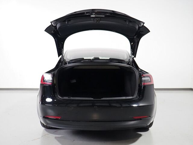 2018 Tesla Model 3 Long Range RWD *NAVIGATION, BLIND SPOT & LANE KEEP ASSIST, COLLISION ALERT w/BRAKING, BACKUP-CAMERA, PANORAMA GLASS ROOF, HEATED SEATS, 19 INCH SPORT WHEELS, BLUETOOTH Round Rock TX