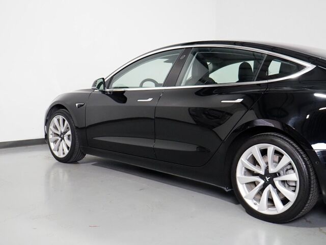 2018 Tesla Model 3 Long Range RWD *NAVIGATION, BLIND SPOT & LANE KEEP ASSIST, COLLISION ALERT w/BRAKING, BACKUP-CAMERA, PANORAMA GLASS ROOF, HEATED SEATS, 19 INCH SPORT WHEELS, BLUETOOTH Round Rock TX