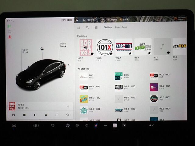 2018 Tesla Model 3 Long Range RWD *NAVIGATION, BLIND SPOT & LANE KEEP ASSIST, COLLISION ALERT w/BRAKING, BACKUP-CAMERA, PANORAMA GLASS ROOF, HEATED SEATS, 19 INCH SPORT WHEELS, BLUETOOTH Round Rock TX