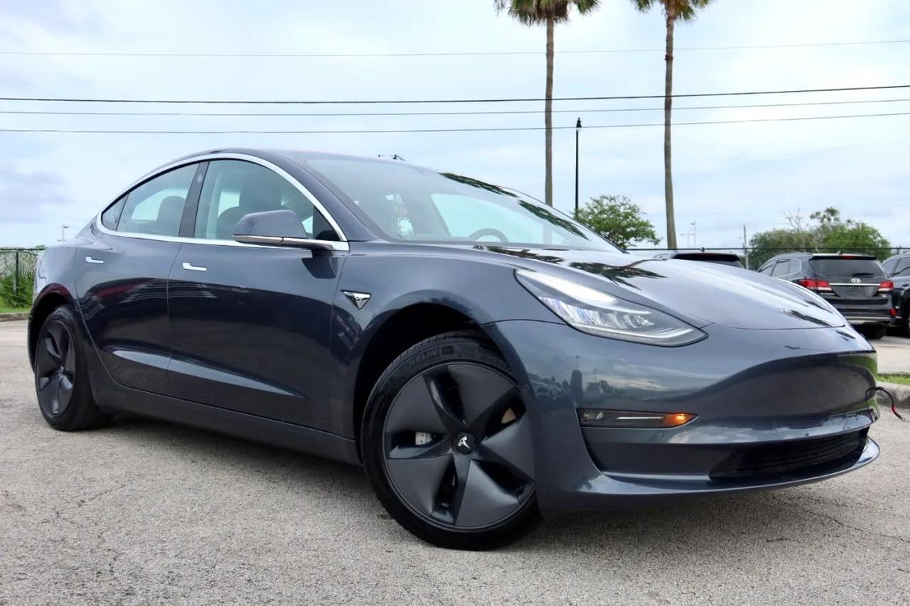 2018 Tesla Model 3 Long Range Sedan 4D